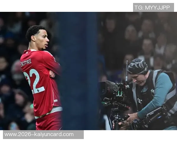 西蒙斯加盟热刺接过孙兴慜7号却17场未能破门引发热议