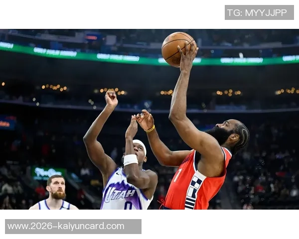 快船逆转19分再创佳绩小卡吸引防守三人展现团队实力 快船逆转19分再创佳绩小卡吸引防守三人展现团队实力