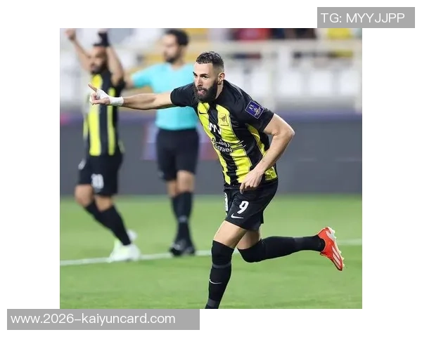 本泽马回应传闻称要求吉达联合签索拉里纯属记者幻想 本泽马回应传闻称要求吉达联合签索拉里纯属记者幻想